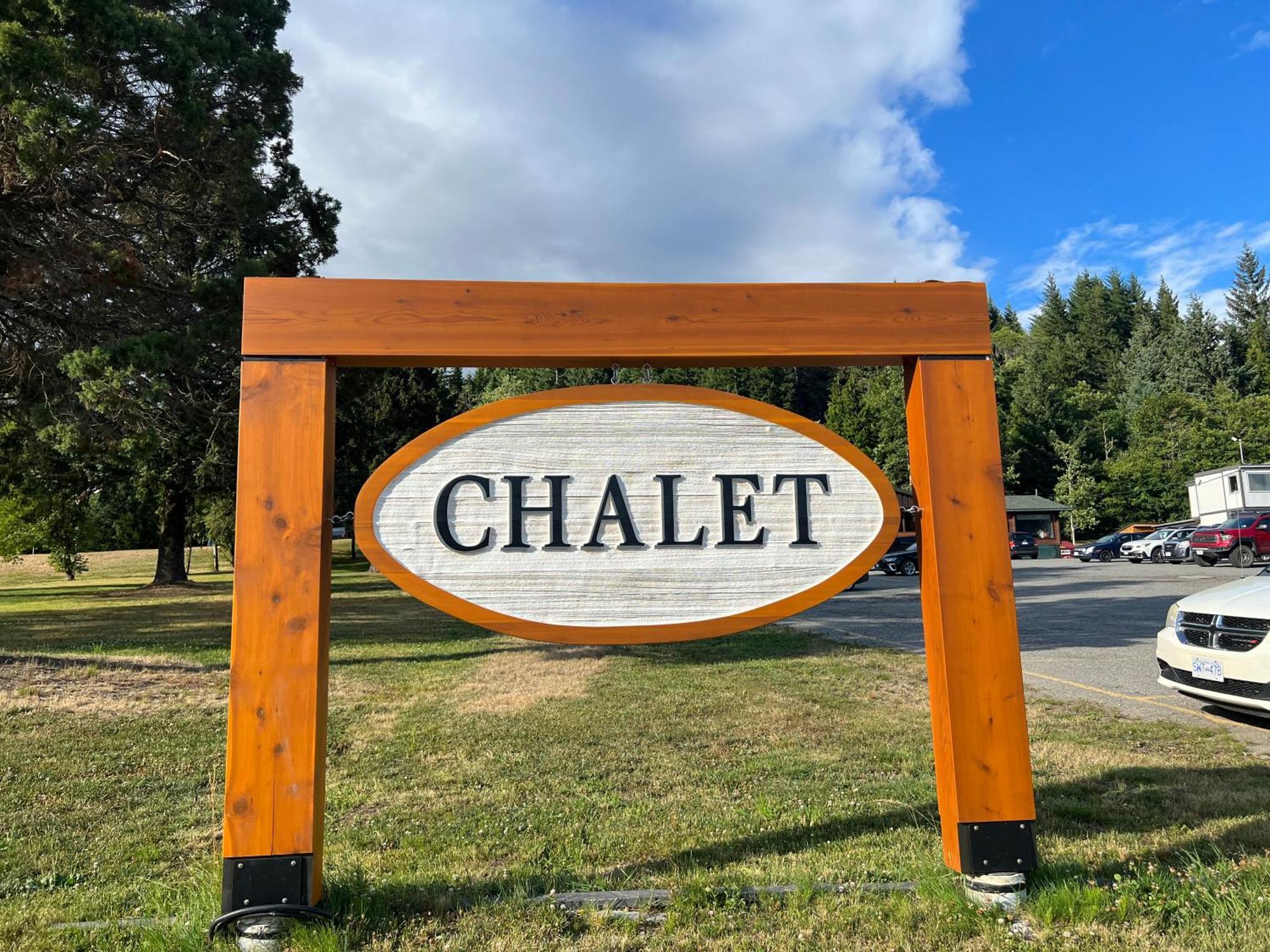 Chalet Inn Kitimat Экстерьер фото