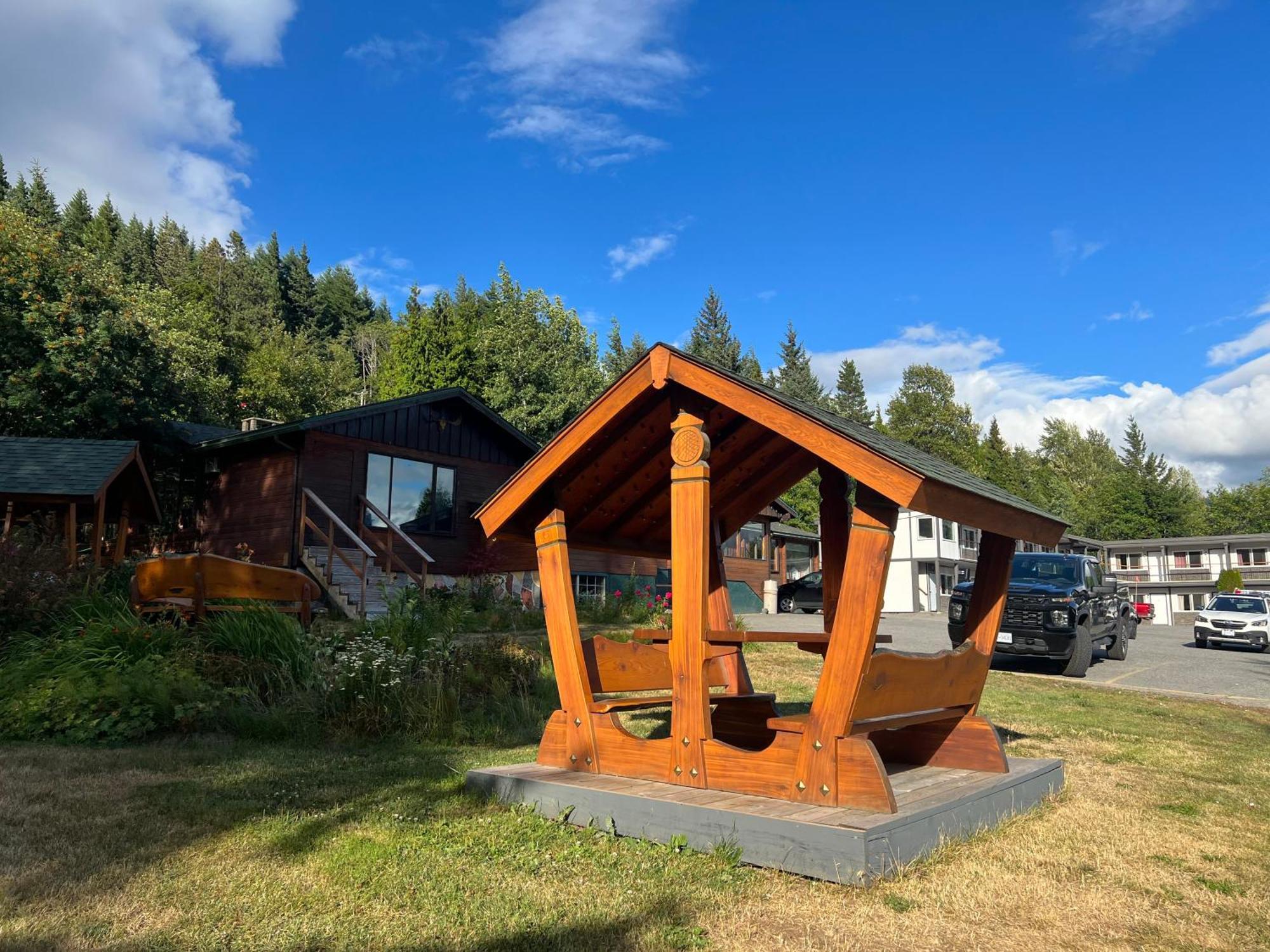 Chalet Inn Kitimat Экстерьер фото
