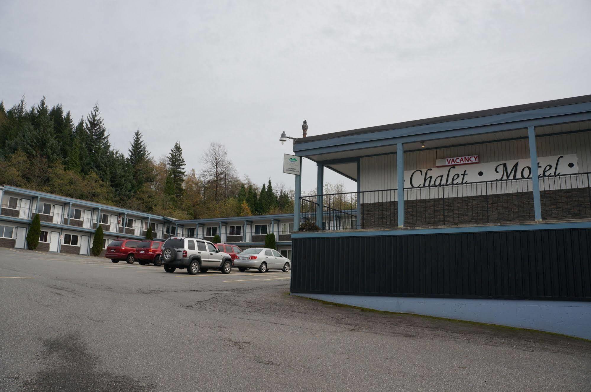Chalet Inn Kitimat Экстерьер фото