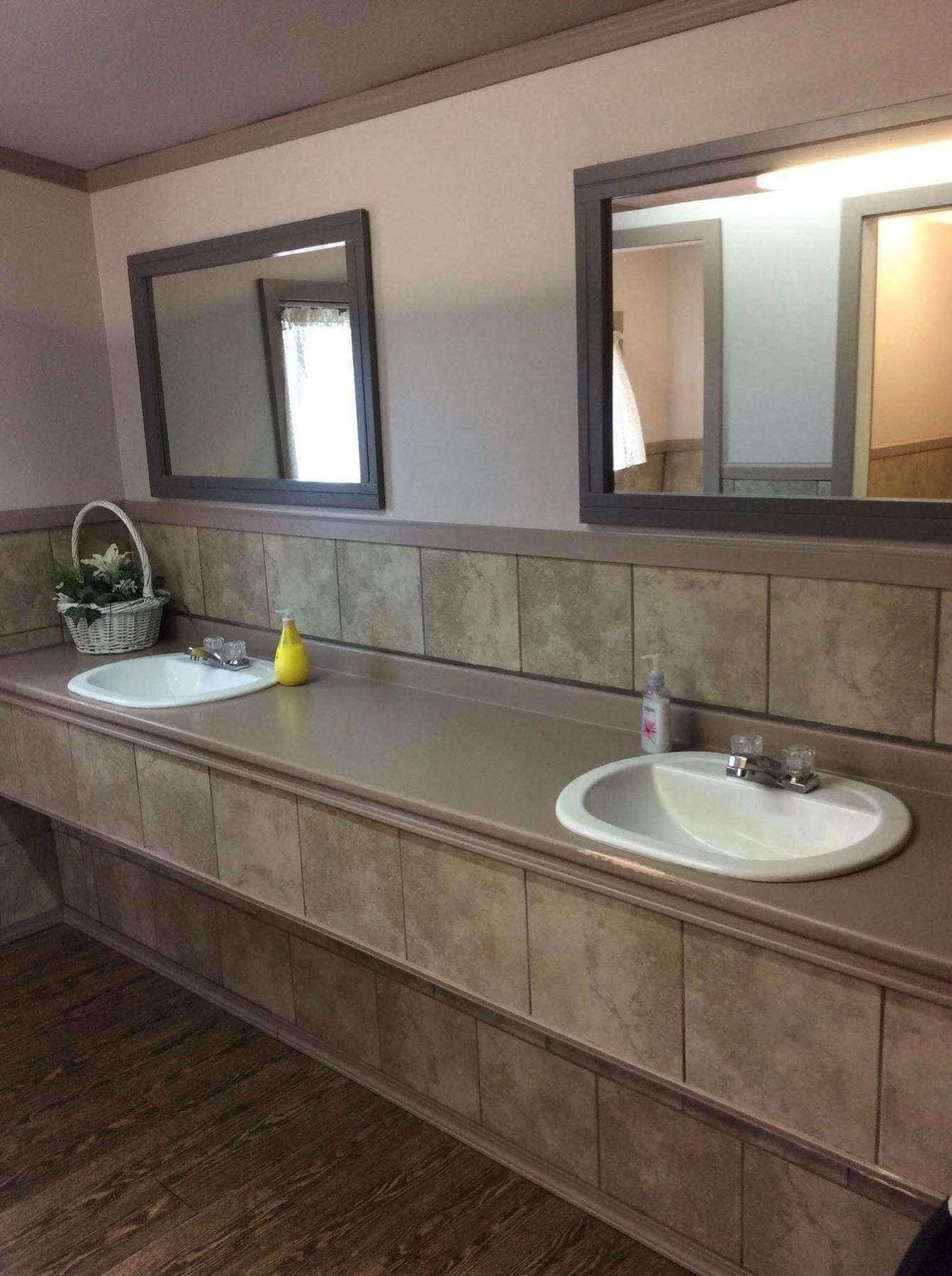 Chalet Inn Kitimat Экстерьер фото