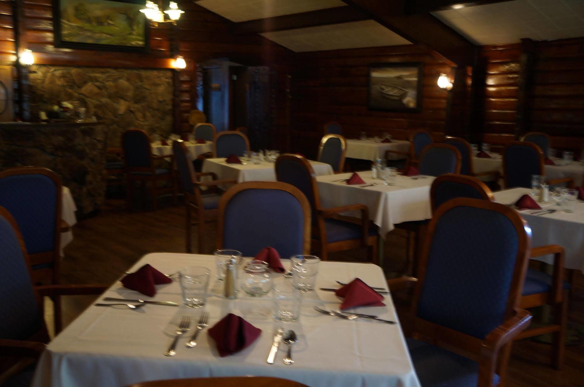 Chalet Inn Kitimat Экстерьер фото